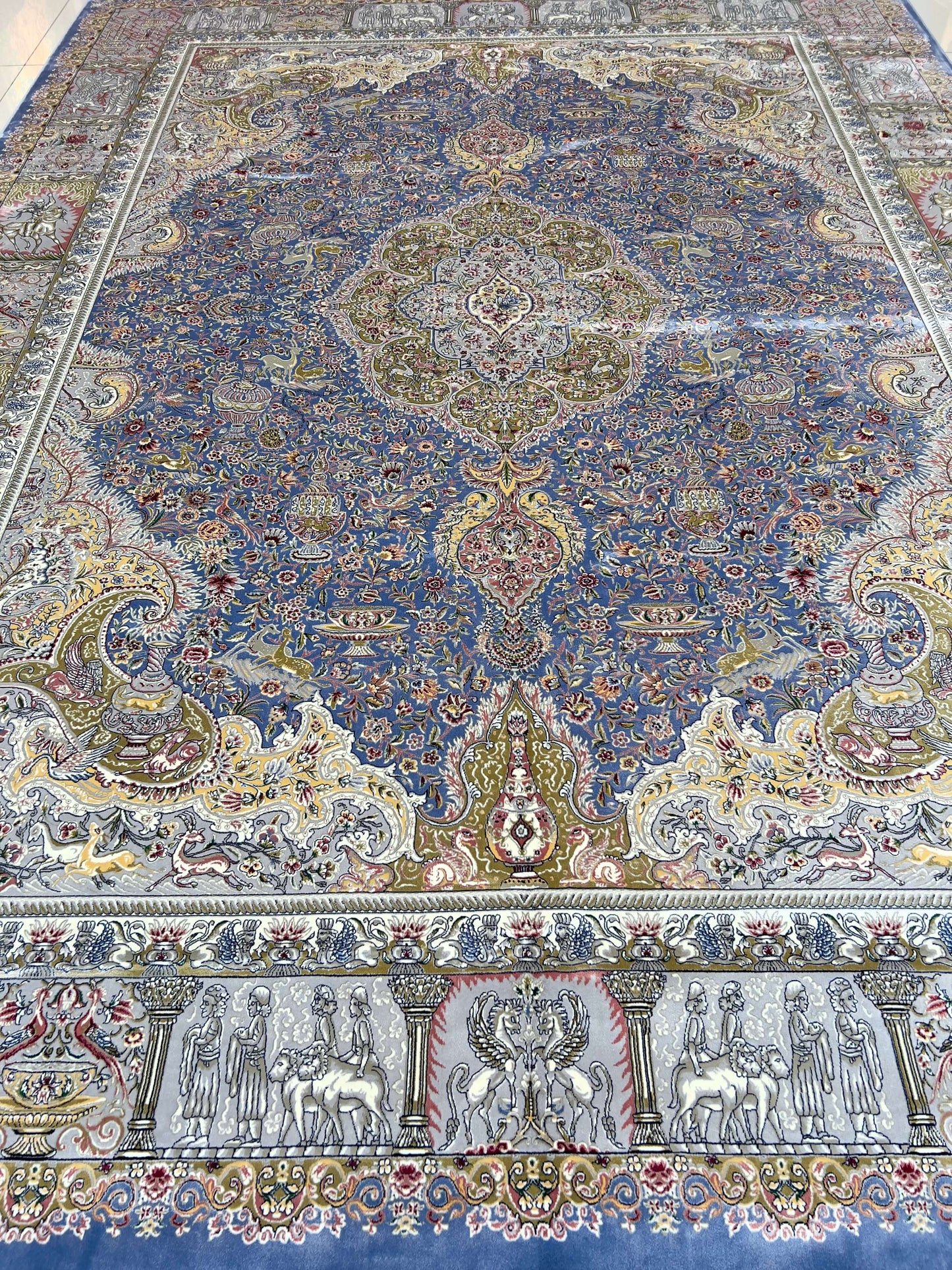 Takht-e-Jamshid Rug